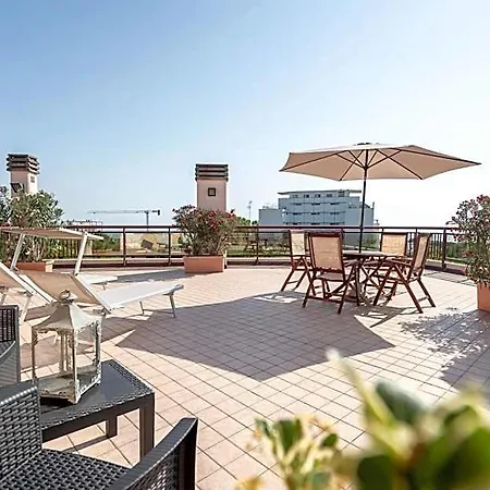 Crystal Palace Hotel