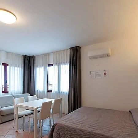 Hotel Crystal Palace 4*